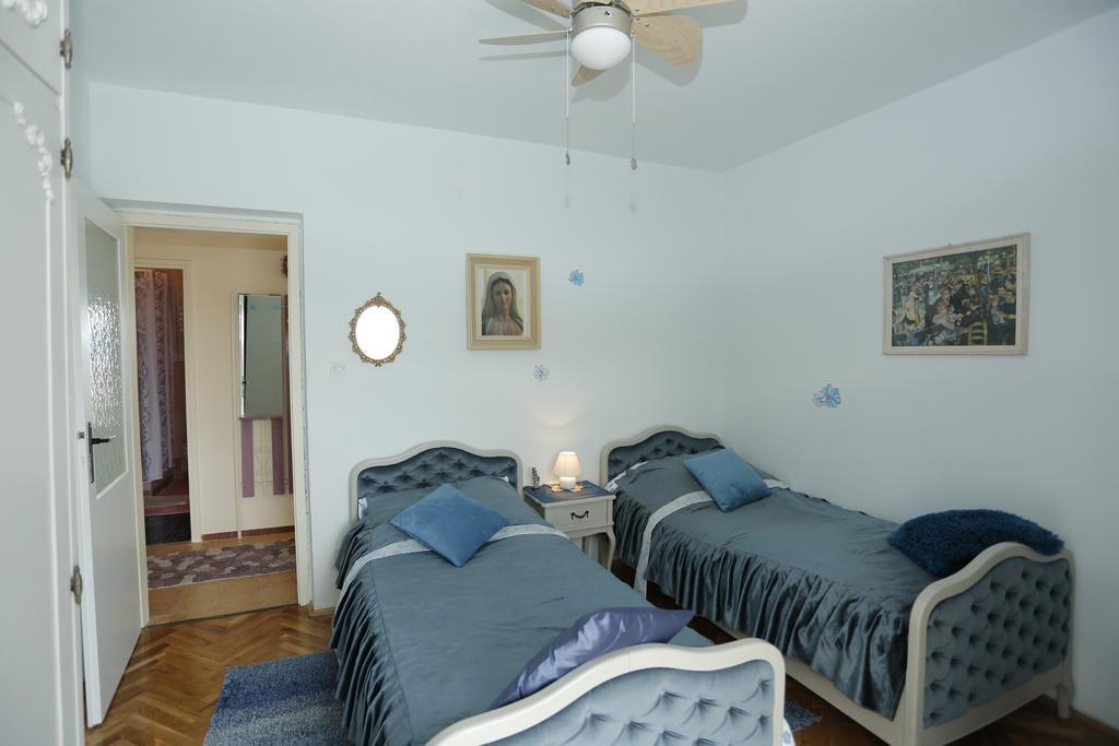 Apartment Magnolia Supetar Oda fotoğraf