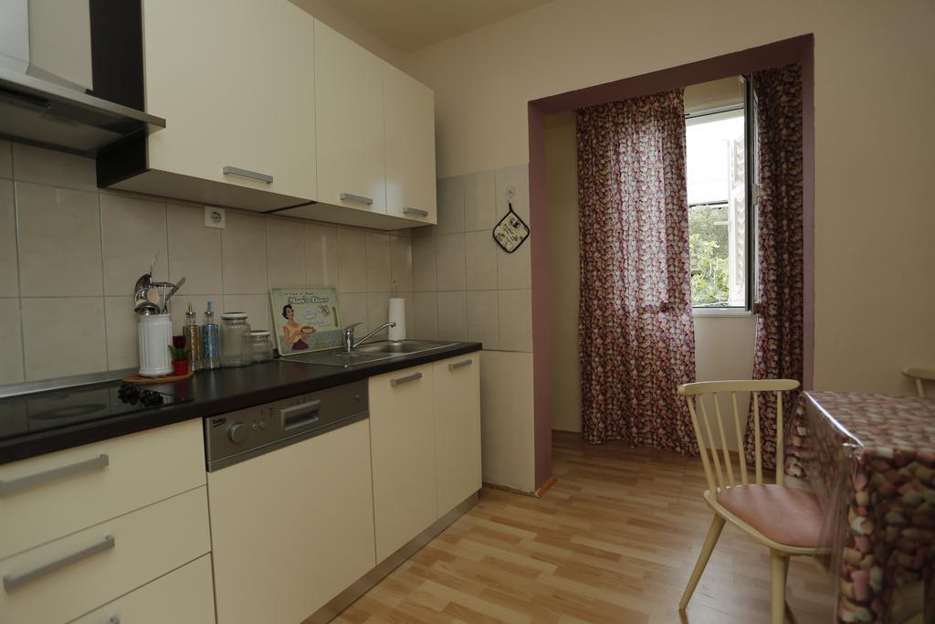 Apartment Magnolia Supetar Oda fotoğraf