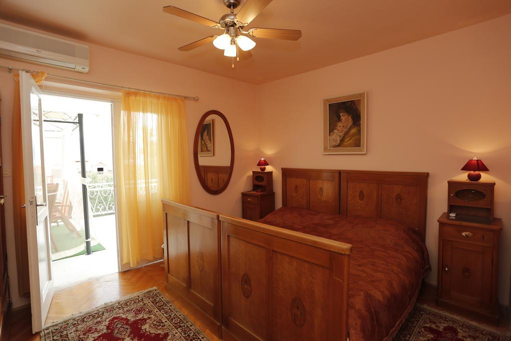 Apartment Magnolia Supetar Oda fotoğraf